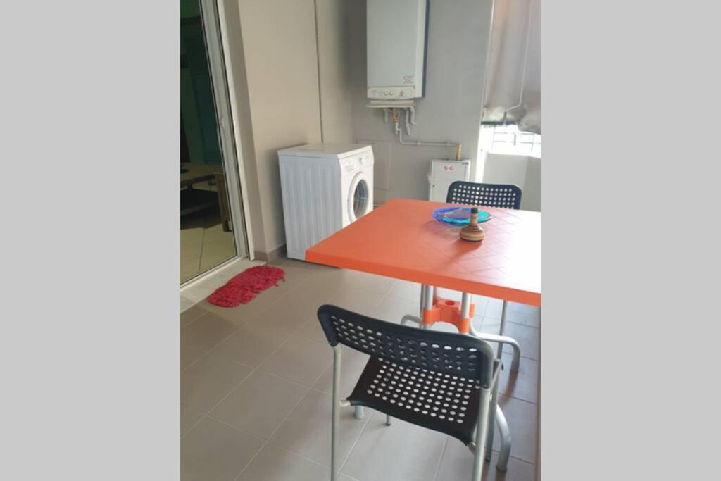 Central Studio Very Close To The Port Of Volos Bagian luar foto